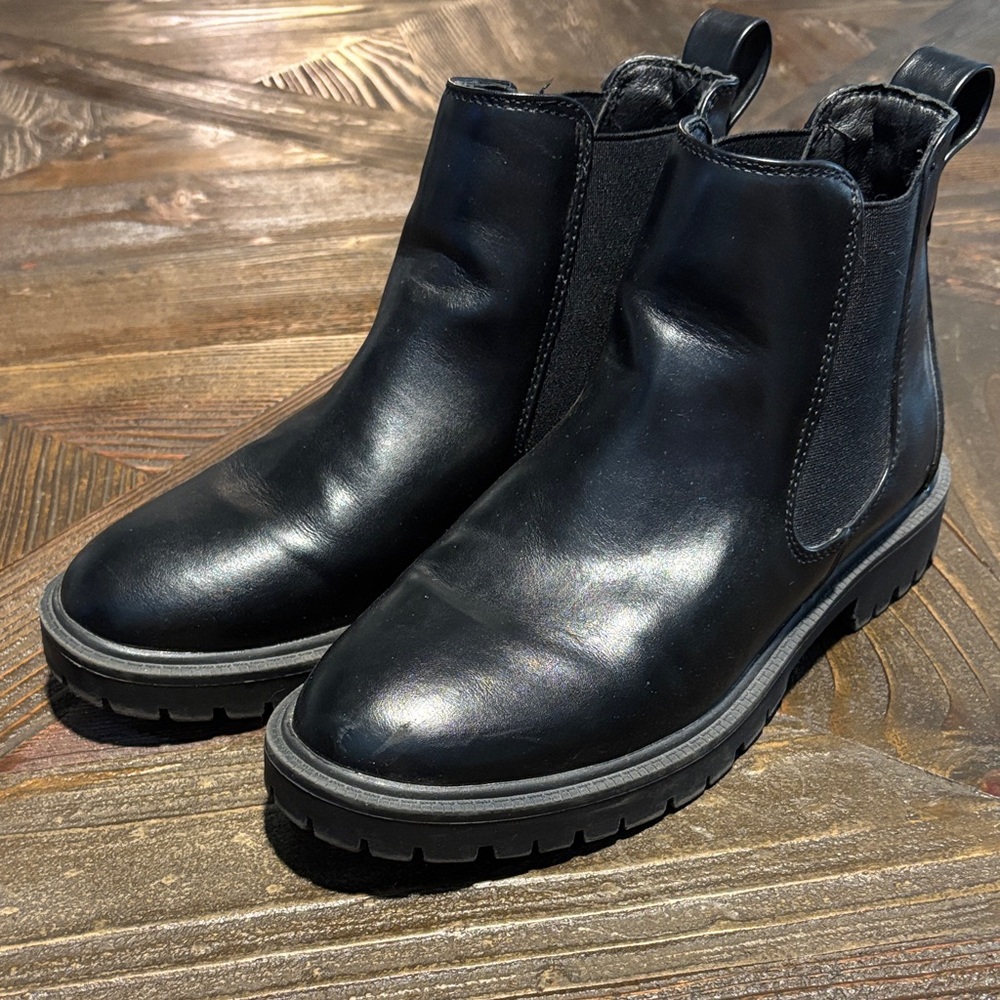 Dream Pairs Glossy Black Ankle Boots